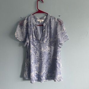 Chic Floral V-Neck Blouse in Light Blue